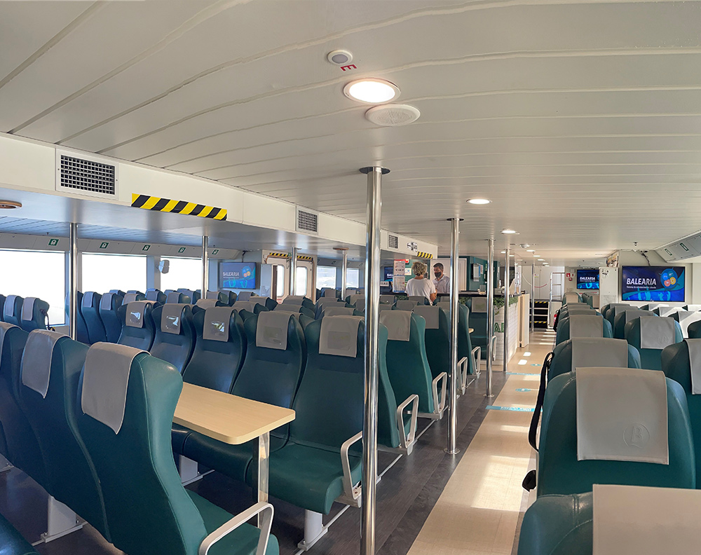 marine-passenger-seat