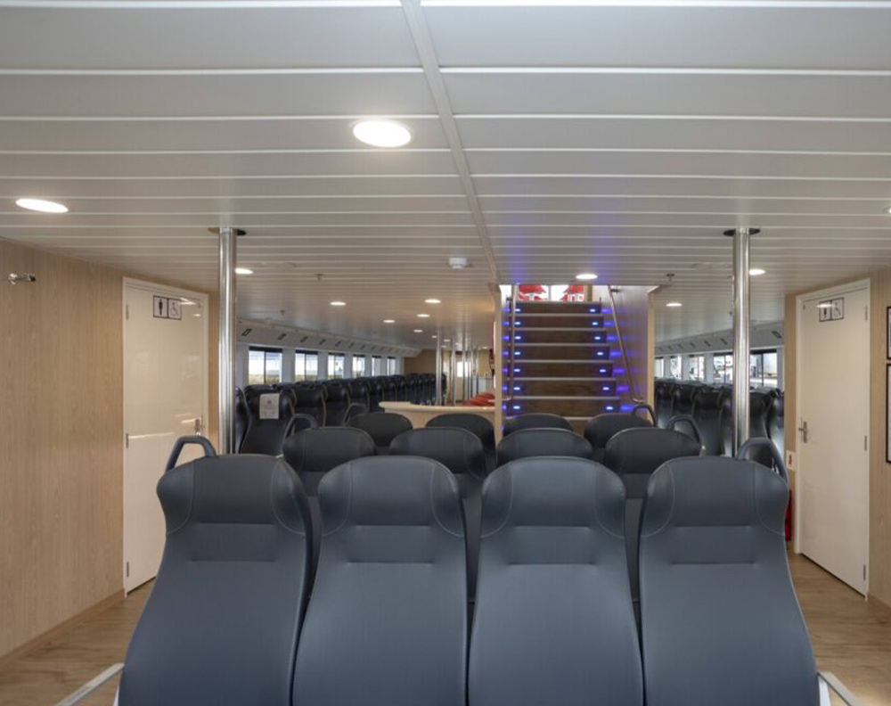 marine-passenger-seat