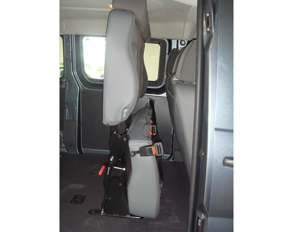 folding-upwards-bench-seat 3