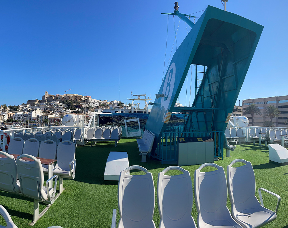 ferry-plastic-seat