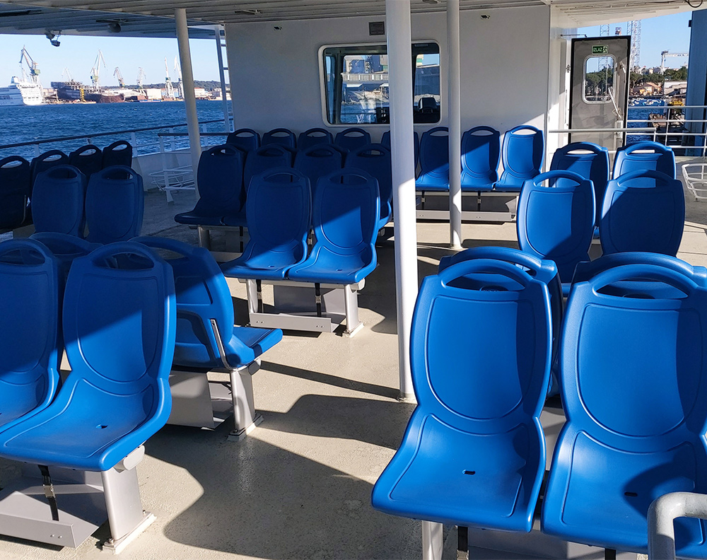 marine-plastic-seat-outdoor