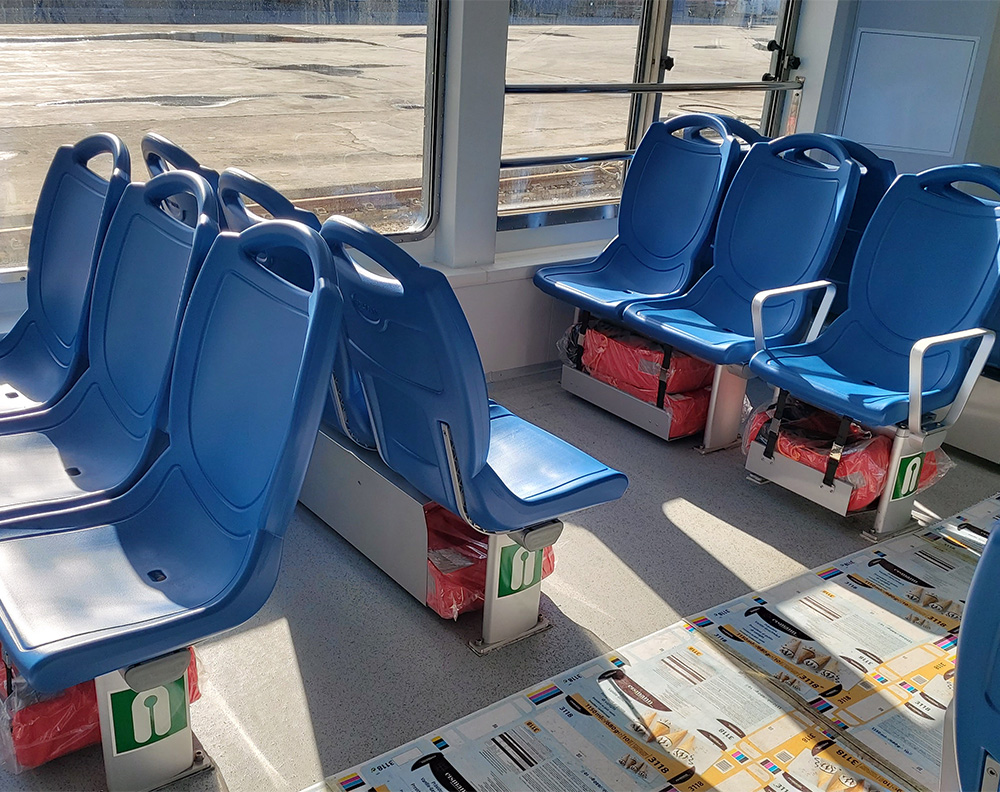 marine-plastic-seat-outdoor